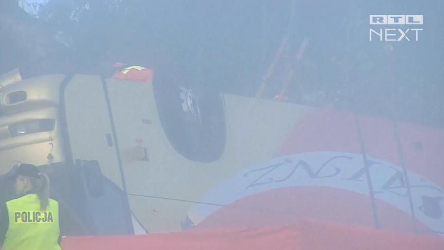 Polen: Drei Tote und 18 Verletzte bei schwerem Busunfall Polen: Drei Tote und 18 Verletzte bei schwerem Busunfall