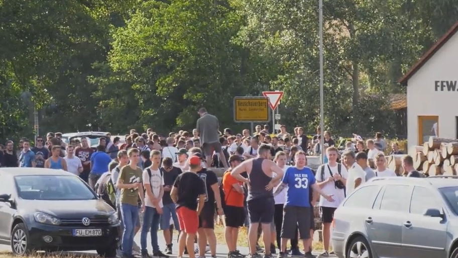 Hassdemonstration gegen YouTuber in Altschauerberg Hassdemonstration gegen YouTuber in Altschauerberg