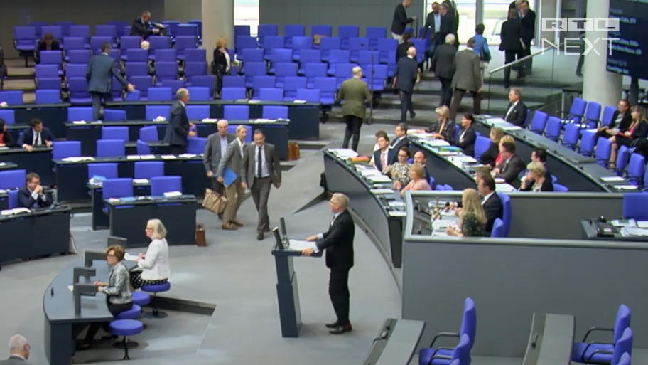 "Rechtsradikale im Parlament": AfD verlässt Plenum "Rechtsradikale im Parlament": AfD verlässt Plenum